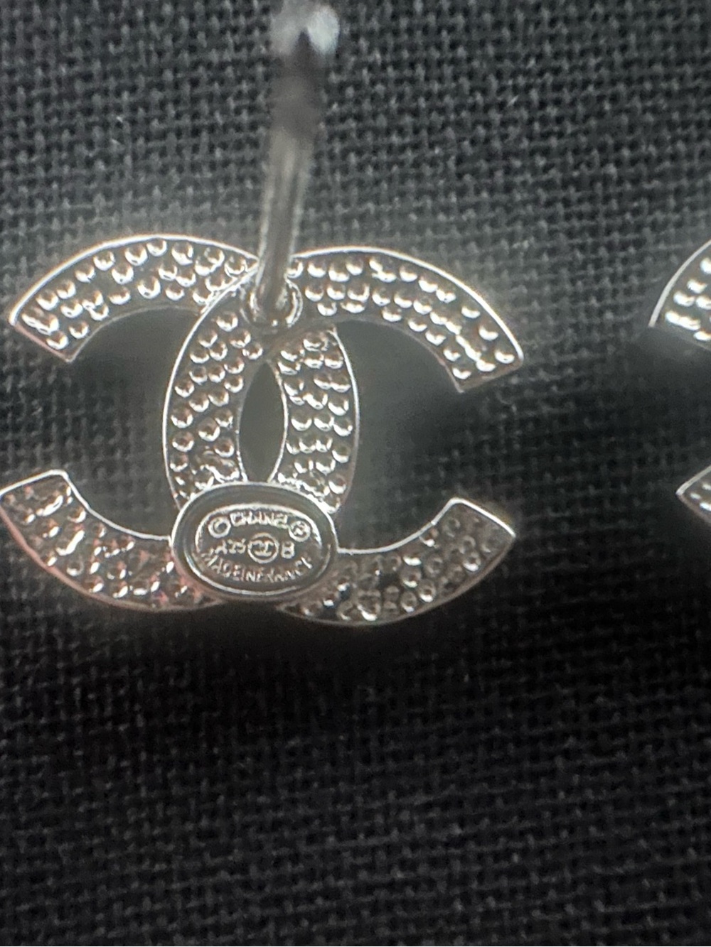 Chanel stud earrings - Picture 10 of 11